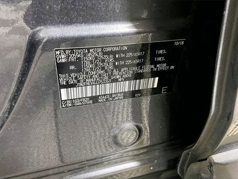 Used 2018 Toyota RAV4 LE image 26