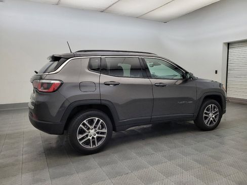 Used 2020 Jeep Compass Latitude AWD/4WD image 10