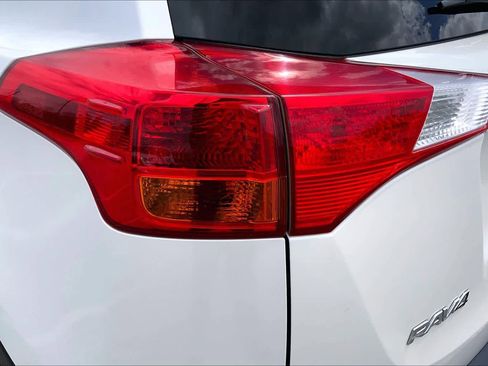 Used 2014 Toyota RAV4 Limited w/ Technology Package image 28