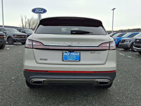 Used 2020 Lincoln Nautilus Premier w/ Equipment Group 101A image 5