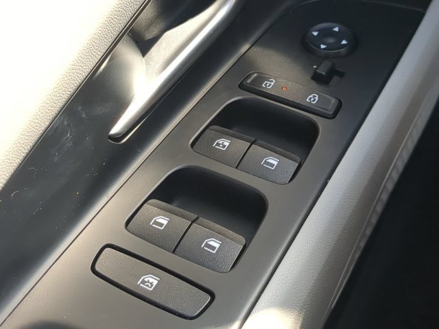 Used 2025 Hyundai Elantra Limited FWD image 23