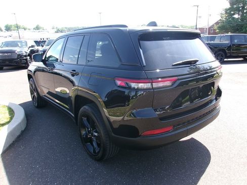 Certified 2023 Jeep Grand Cherokee Altitude AWD/4WD image 4