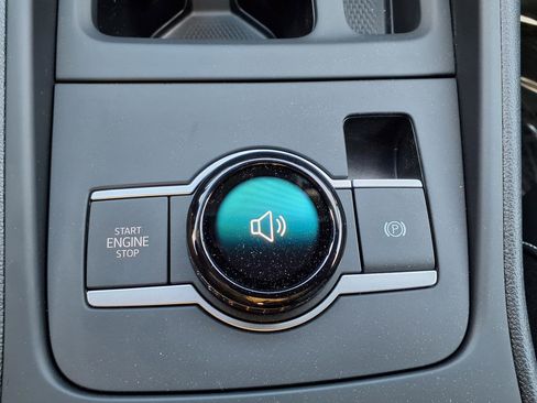 New 2026 Volkswagen Tiguan SE image 30