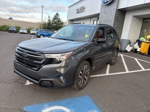 Used 2025 Subaru Forester Touring w/ Popular Package - Touring image 3