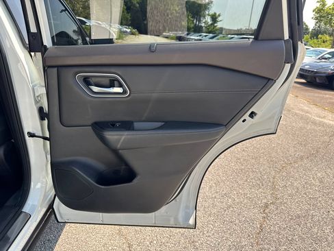 Used 2022 Nissan Rogue Platinum w/ Head-Up Display Package FWD image 16