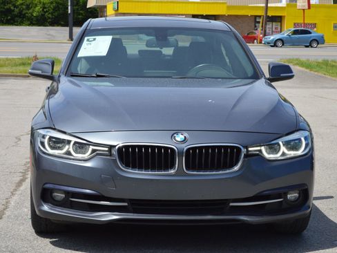 Used 2018 BMW 330i Sedan w/ Convenience Package RWD image 3