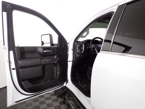 Used 2021 Chevrolet Silverado 3500 LTZ image 25