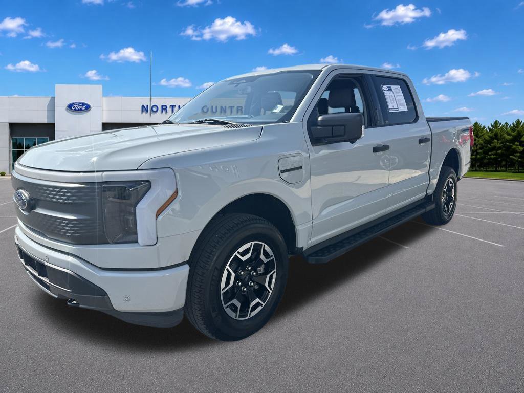 Used 2023 Ford F150 Lightning XLT AWD/4WD image 7