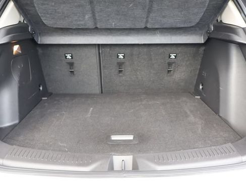 Used 2022 Buick Encore GX Select w/ Sport Touring Package FWD image 19