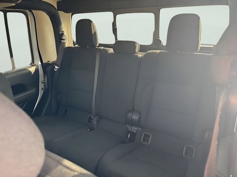 Used 2022 Jeep Gladiator Willys image 20