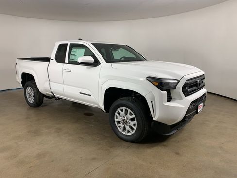 New 2026 Toyota Tacoma SR5 image 5