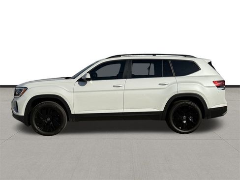 New 2026 Volkswagen Atlas SE image 8