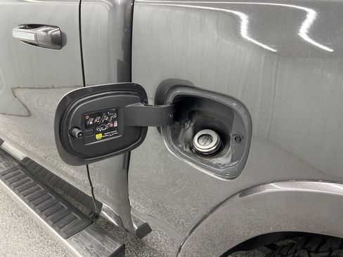 Used 2020 RAM 1500 Laramie image 11