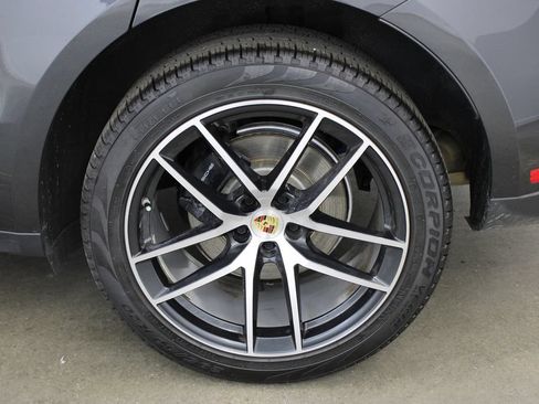 Used 2024 Porsche Macan AWD/4WD image 14