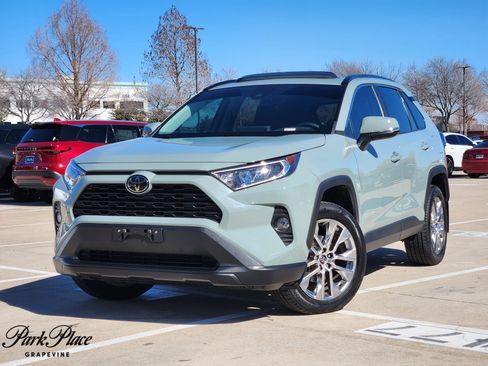 Used 2021 Toyota RAV4 XLE Premium image 1
