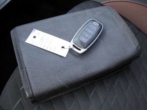 Used 2024 Nissan Kicks SR image 41