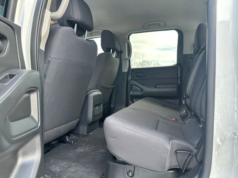 Used 2022 Nissan Frontier S w/ Technology Package image 9
