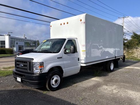 Used 2024 Ford E-350 and Econoline 350 Super Duty w/ Power Windows & Locks Group RWD image 3