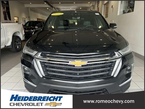 Certified 2023 Chevrolet Traverse LT w/ LT Premium Package AWD/4WD image 41