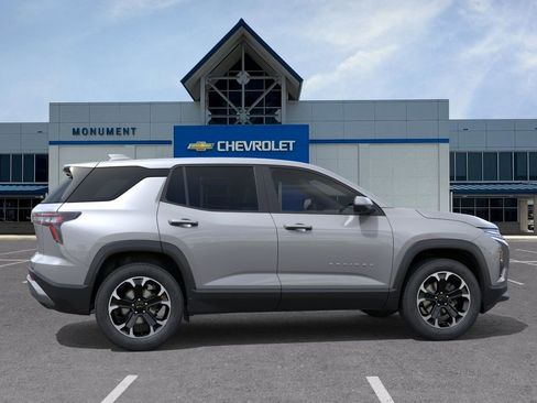 New 2026 Chevrolet Equinox LT w/ Convenience Package II FWD image 5