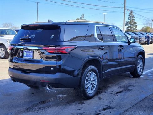 Used 2023 Chevrolet Traverse LT image 5