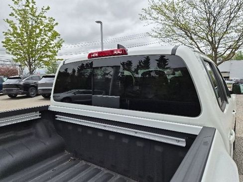 New 2026 Nissan Frontier SV w/ SV Convenience Package AWD/4WD image 10