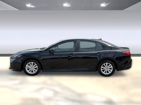 Used 2025 Toyota Camry LE FWD image 2