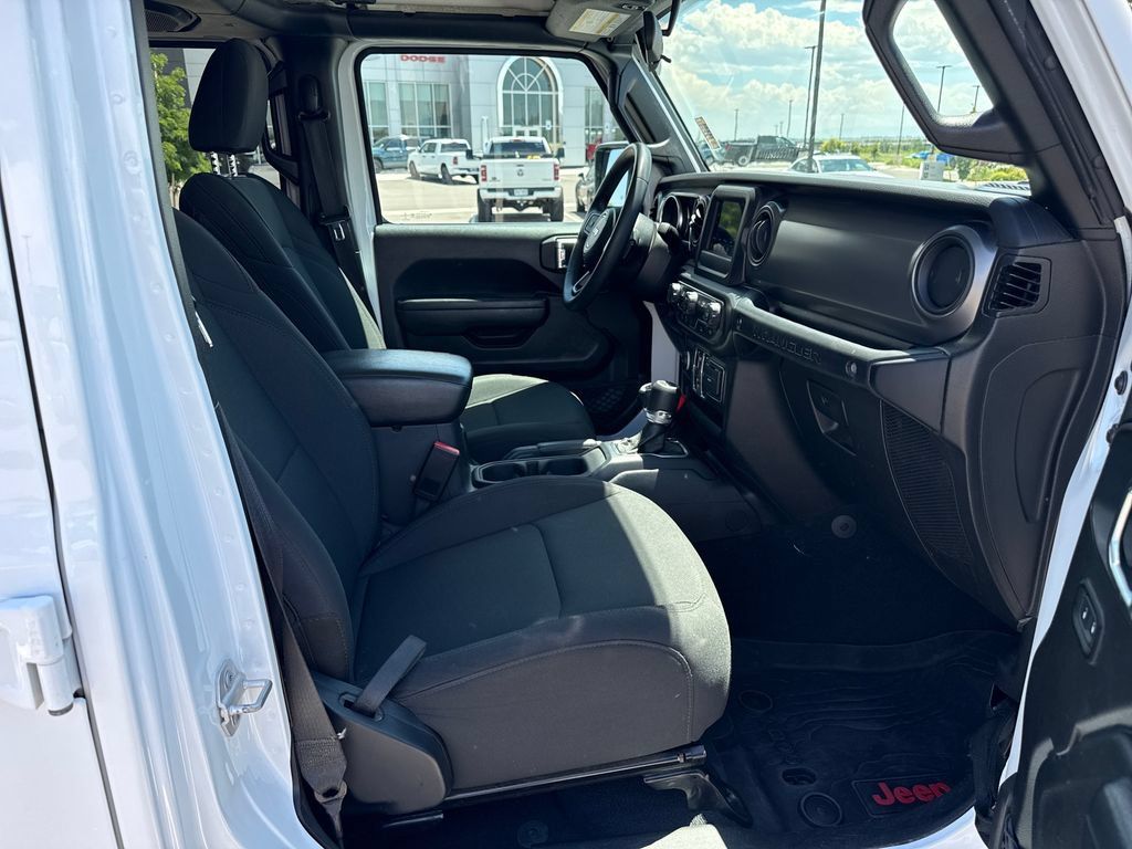 Used 2023 Jeep Wrangler Unlimited Sport AWD/4WD image 30