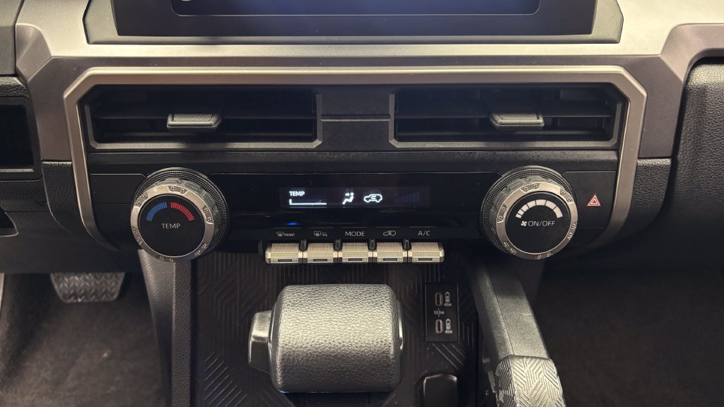 Used 2025 Toyota 4Runner SR5 AWD/4WD image 25
