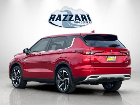 Used 2023 Mitsubishi Outlander 4WD Plug-In Hybrid image 5