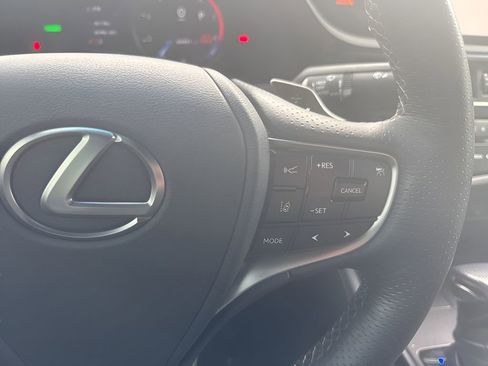 Used 2024 Lexus ES 300h F Sport FWD image 17