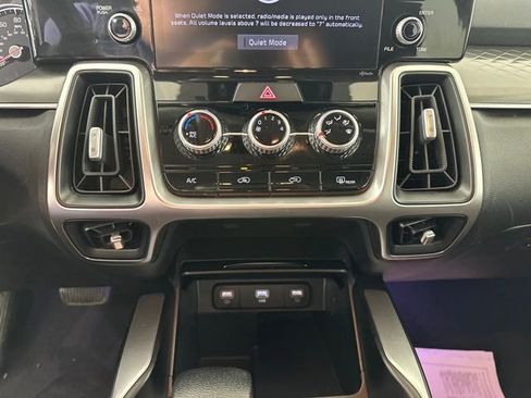 Used 2022 Kia Sorento LX image 22