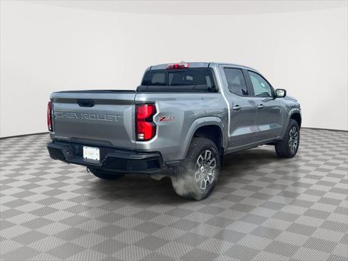 Used 2023 Chevrolet Colorado Z71 w/ Z71 Convenience Package 2 image 5