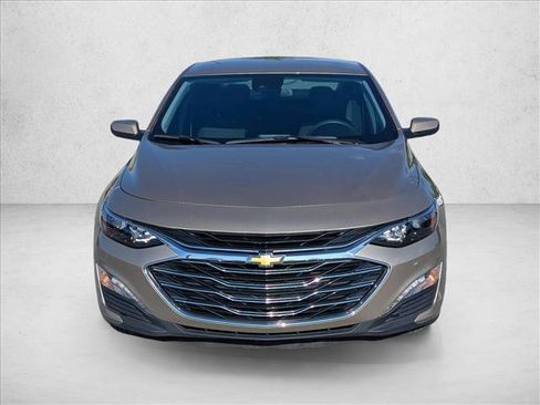 Used 2025 Chevrolet Malibu LT FWD image 2