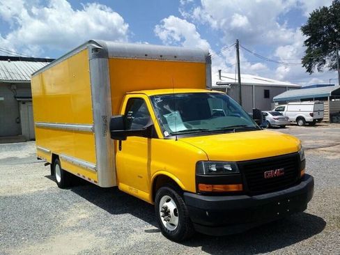 Used 2021 GMC Savana 3500 Extended w/ Power Convenience Package image 2