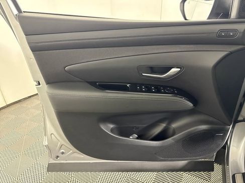 Used 2025 Hyundai Tucson Limited AWD/4WD image 35