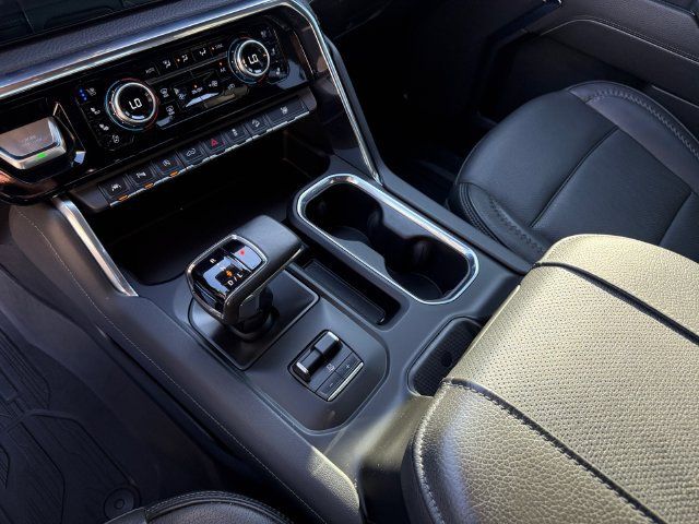 Used 2024 GMC Sierra 1500 Denali AWD/4WD image 18