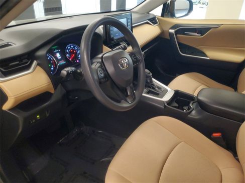 Used 2020 Toyota RAV4 XLE image 15