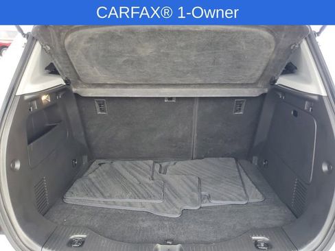 Used 2022 Chevrolet Trax LT w/ LT Convenience Package image 9