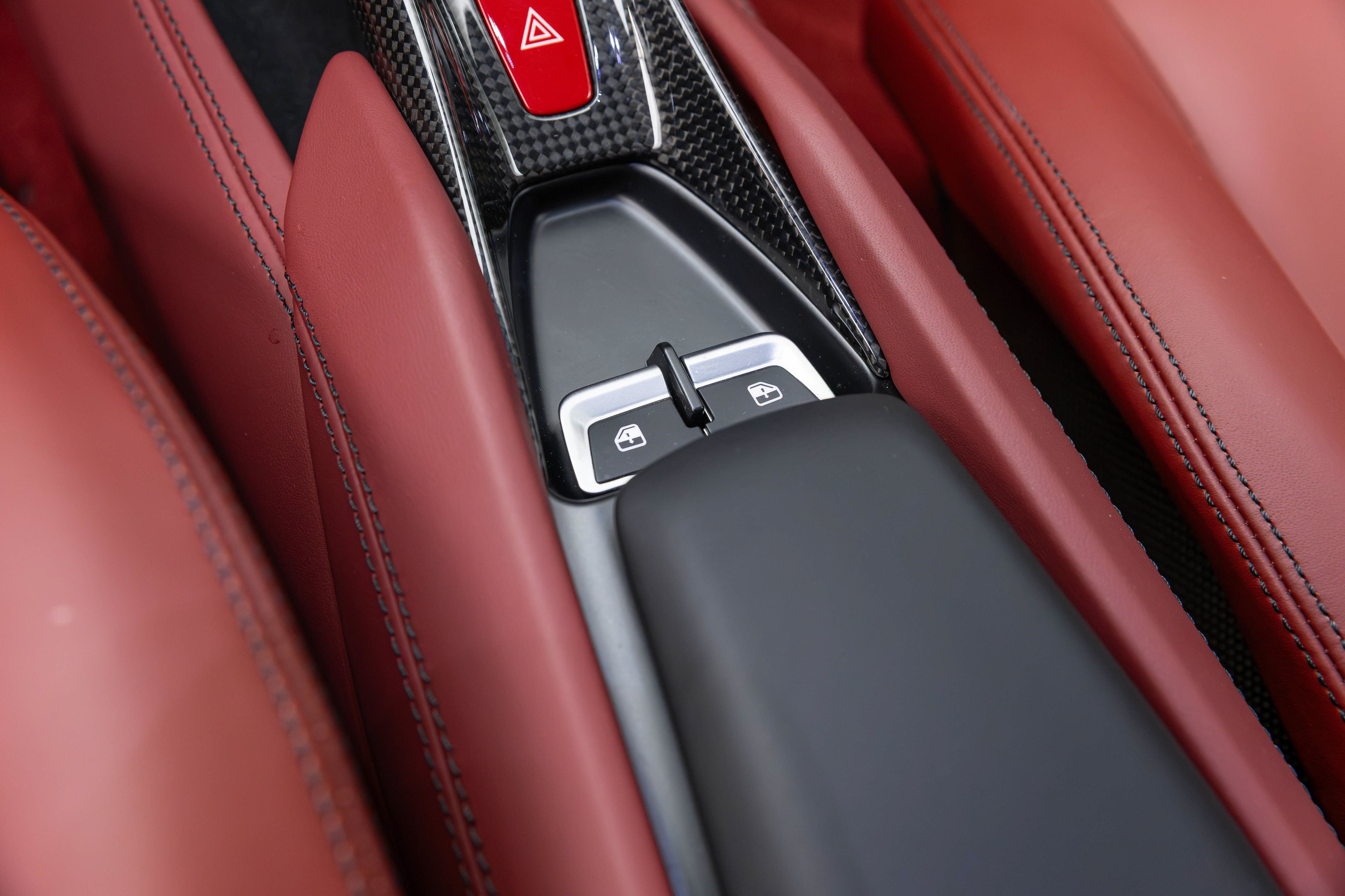 Used 2020 Ferrari F8 Tributo RWD image 37