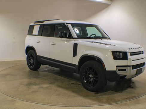 Used 2025 Land Rover Defender 110 S AWD/4WD image 8