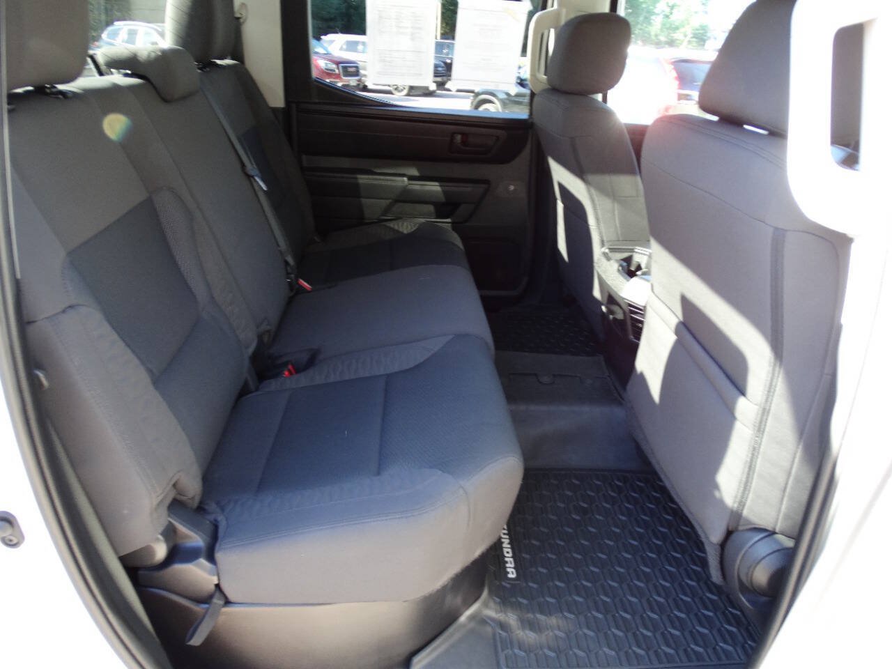 Used 2022 Toyota Tundra 4x4 CrewMax SR image 33