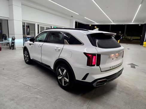 Used 2022 Kia Sorento S w/ Panoramic Sunroof Package FWD image 4