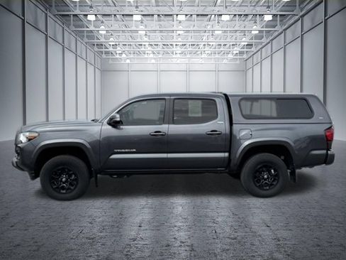 Used 2022 Toyota Tacoma SR5 AWD/4WD image 5