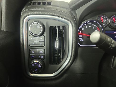 Certified 2022 Chevrolet Silverado 1500 LT w/ Z71 Off-Road Package image 29