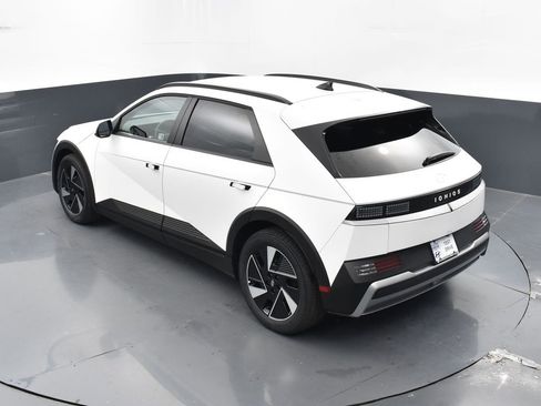 New 2025 Hyundai Ioniq 5 SEL image 28