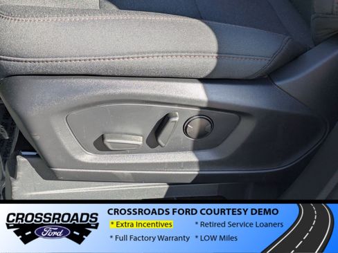 New 2025 Ford Explorer Active image 12