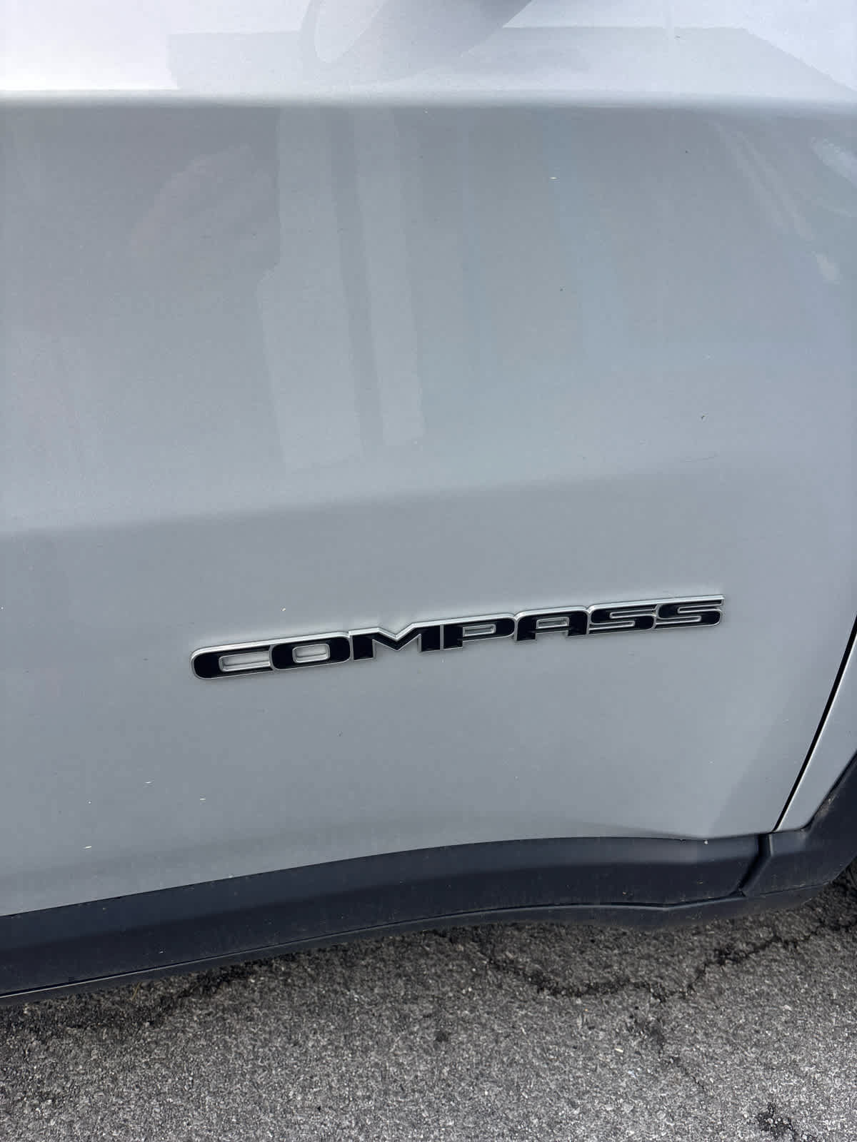 Used 2024 Jeep Compass Latitude w/ Convenience Group AWD/4WD image 5
