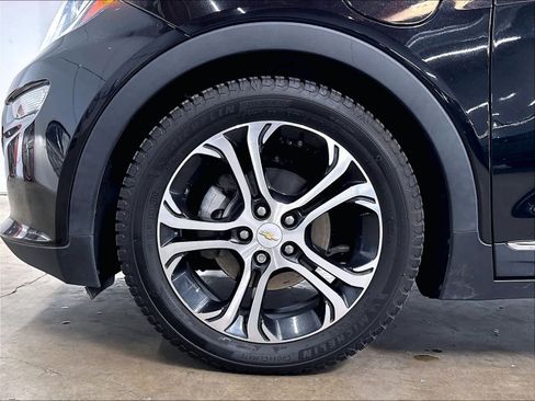 Used 2018 Chevrolet Bolt Premier w/ Driver Confidence II Package FWD image 11
