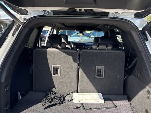 Used 2023 Cadillac XT6 Premium Luxury w/ Technology Package image 9